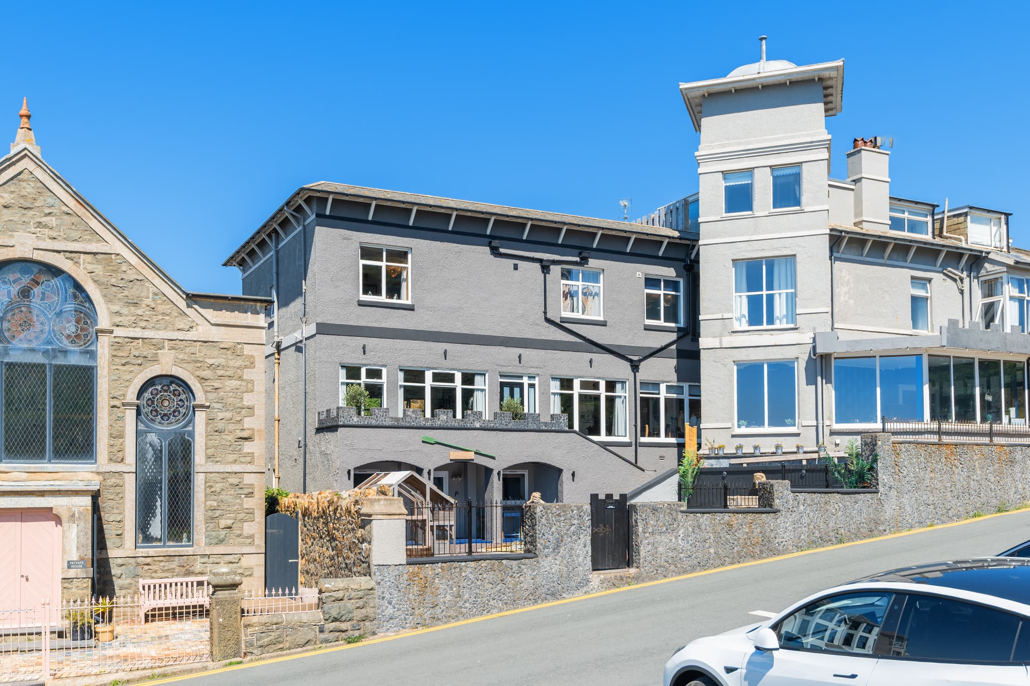 Marine Crescent, Criccieth, LL52