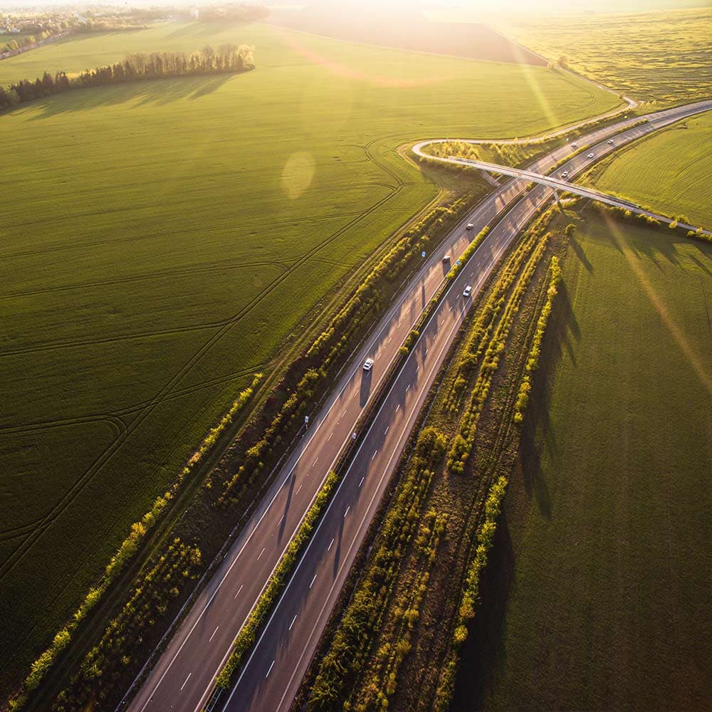 <strong>Transport & Connectivity</strong>