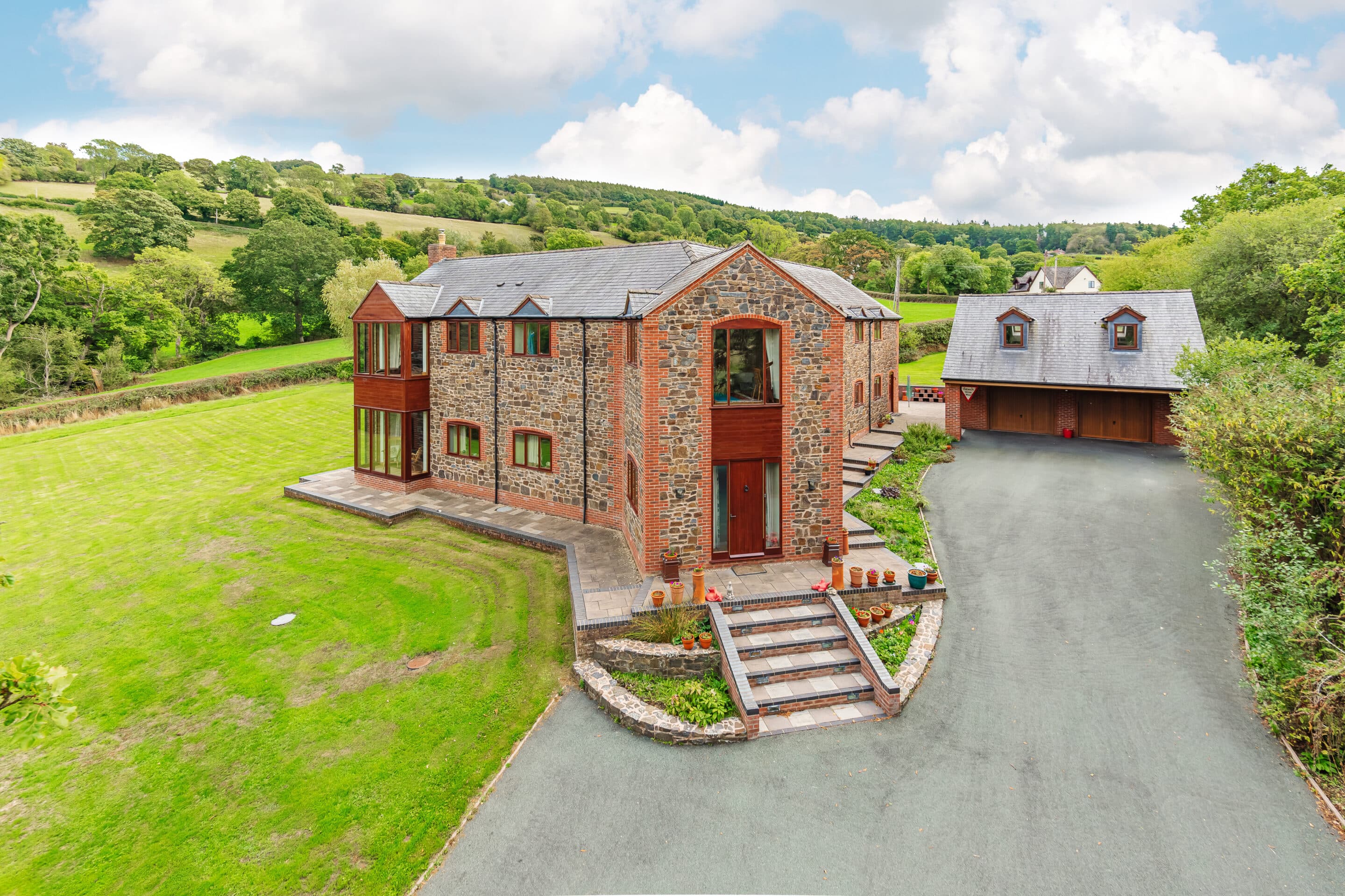 Leighton, Welshpool, SY21